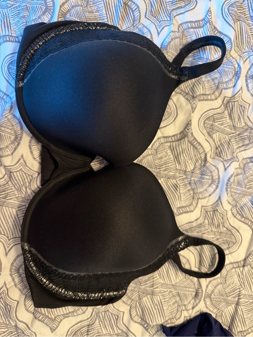 Victoria's Secret Black Lace-Trim Molded T-Shirt Bra